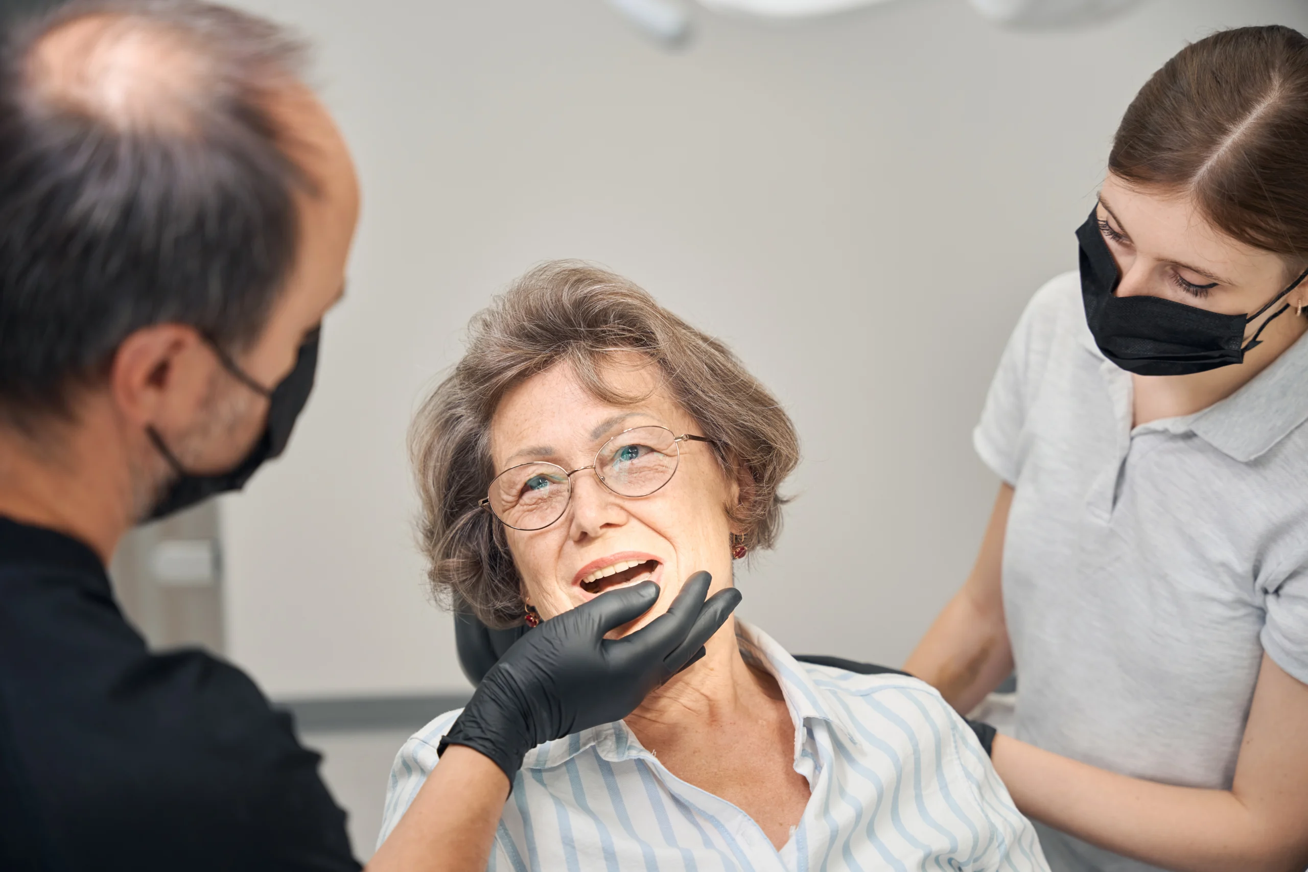 Implant-retained dentures at Lye Dental